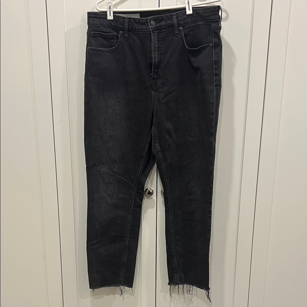 GAP Men's Black Frayed Skinny Jeans